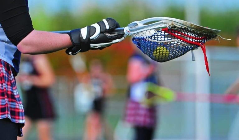 How to Properly Hold a Lacrosse Stick – 10 Tips
