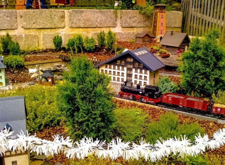 The Ultimate Guide to Model Trains for Beginners