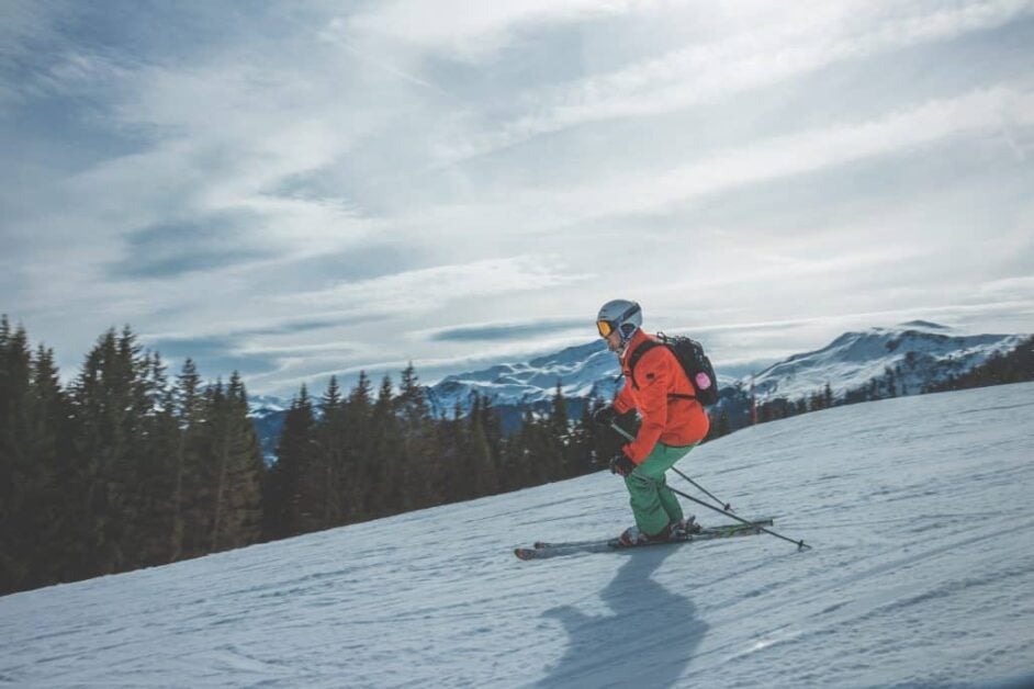 Best Ski Boots For Beginners & Intermediates for them oney