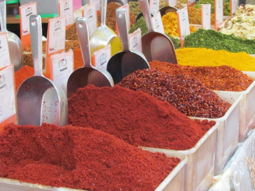 Why Should Different Types of Spices Be Sprinkled into a Dish