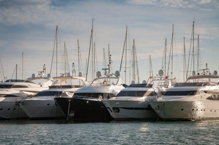 The Luxurious Nautical World of the 12 Types of Yachts