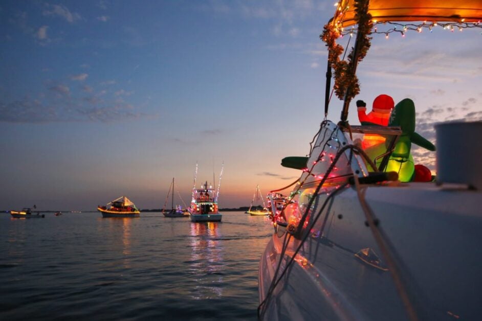pontoon decoration ideas for a boat parade