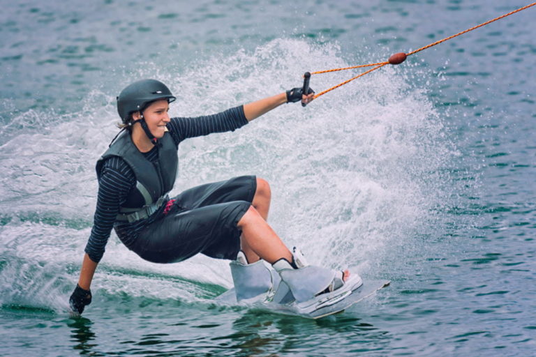 Regular vs Goofy Foot in Wakeboarding