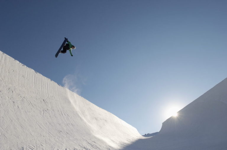 Ultimate Review of the Best Halfpipe Snowboards in 2025