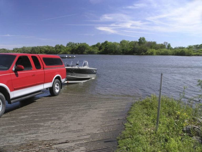 How to Launch A Boat By Yourself Step By Step