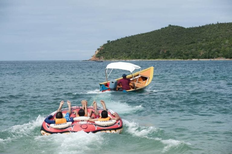 Ultimate Review of the Best Towable Tubes