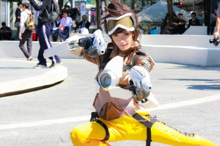 How To Make A Tracer Cosplay