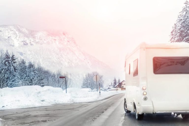 5 Easy Ways on How to Heat a Camper Without Electricity