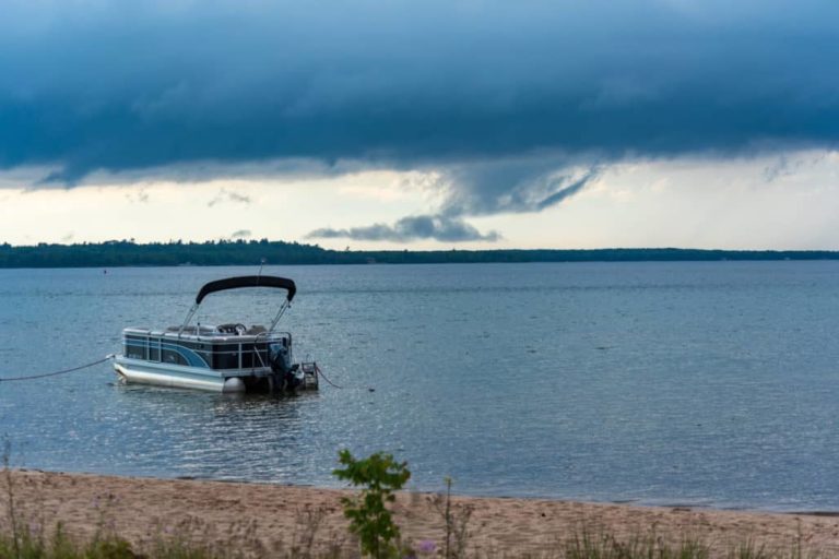 How to Anchor and Secure a Pontoon Boat at a Sandbar