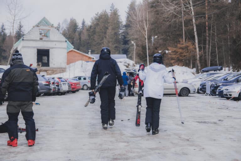 How much does it Cost to Ski - A COMPLETE Breakdown