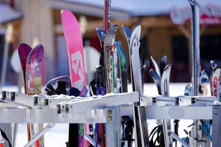 do new skis need to be waxed