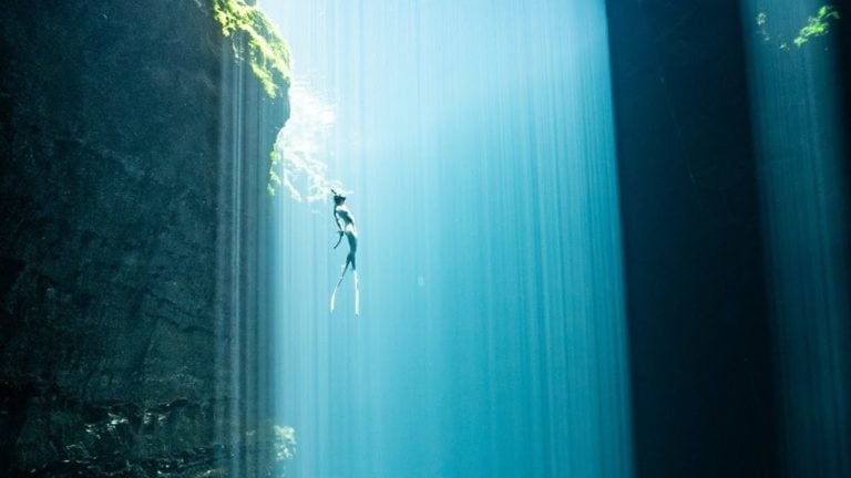 How To Sink When Freediving: Master freefalling today