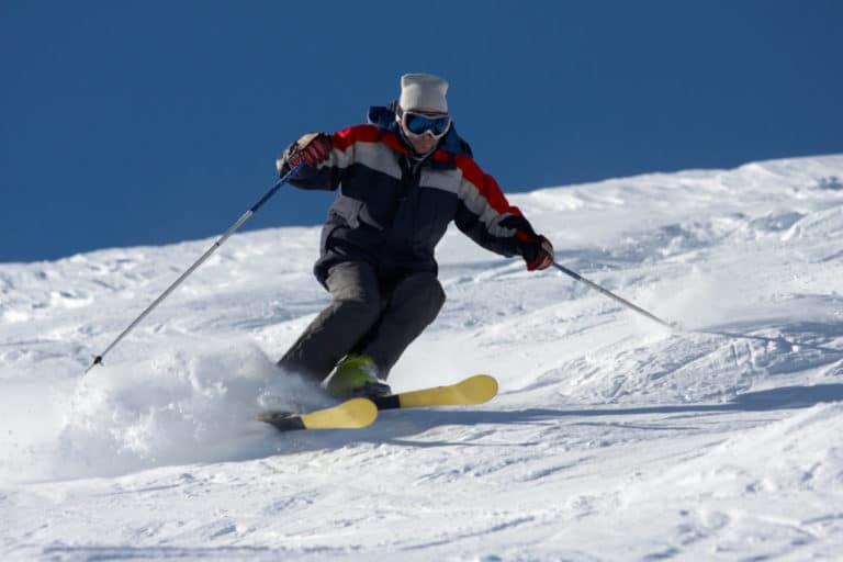 Wet vs Dry Snow Skiing: Tips to Improve Your Ski Technique