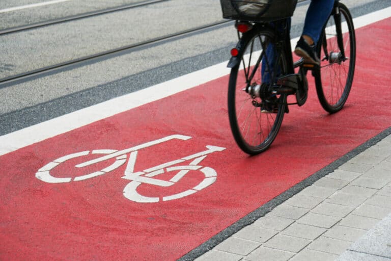 Can Electric Bikes Use Bike Lanes