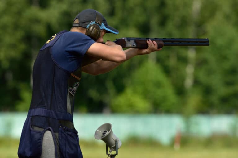 How to hold your shotgun for clay shooting