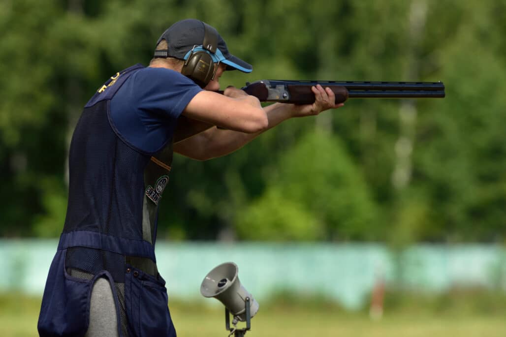 How To Hold Your Shotgun For Clay Shooting? HobbyKraze