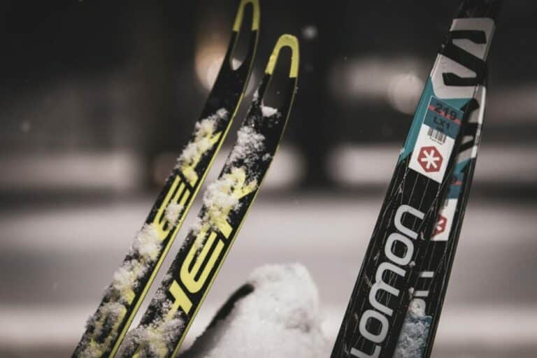 how much does it cost to ship skis
