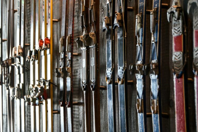 Best Time To Buy Skis
