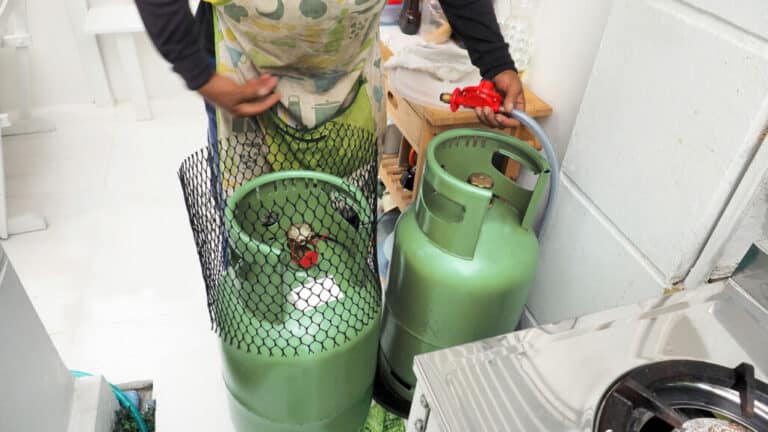 How To Make Your Own Propane Tank Storage Box – Guide