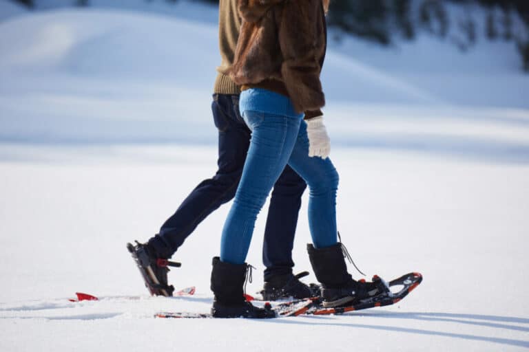 How to walk in snowshoes 10 basic snowshoeing techniques