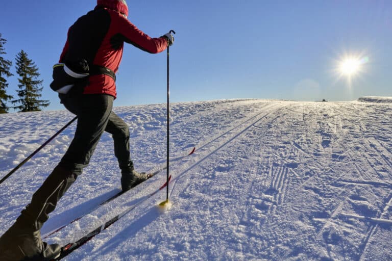 What should i wear to go cross country skiing