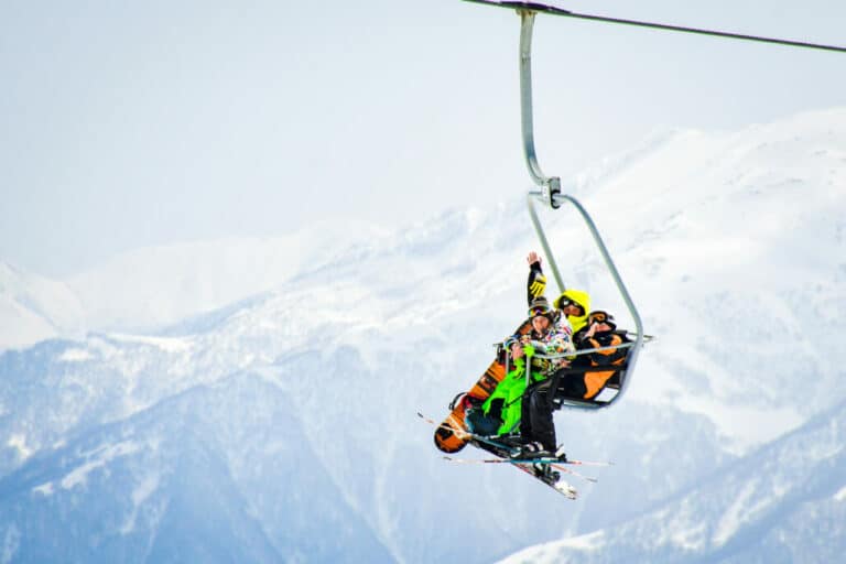11 Best Ski Resorts for Beginners in the U.S. (2023) All Ages!