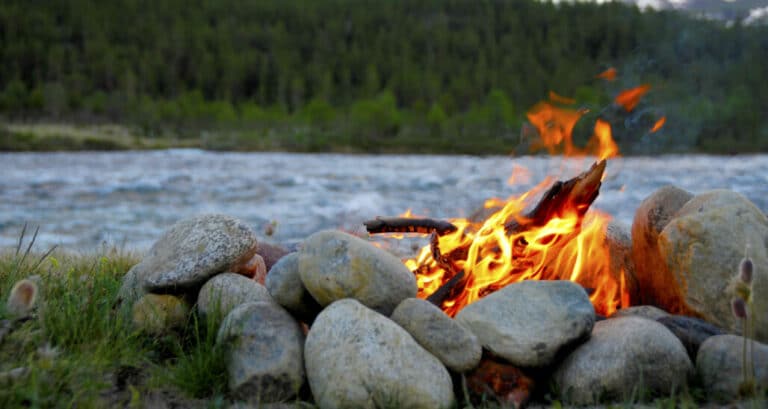 How Hot Does An Average Campfire Get