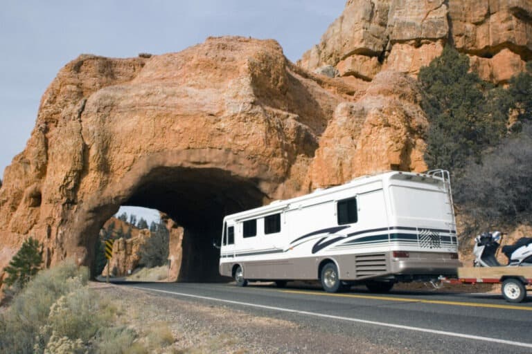 The Ultimate Road Trip: 10 Unmissable RV Havens & Campsites – Insider Tips & Juicy Stats Revealed!